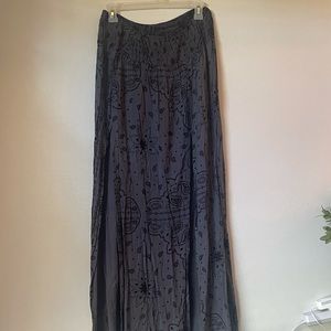 Earthbound Paisley print L Gray&Black slit skirt
